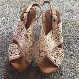 Size 11 white floral lace wedges